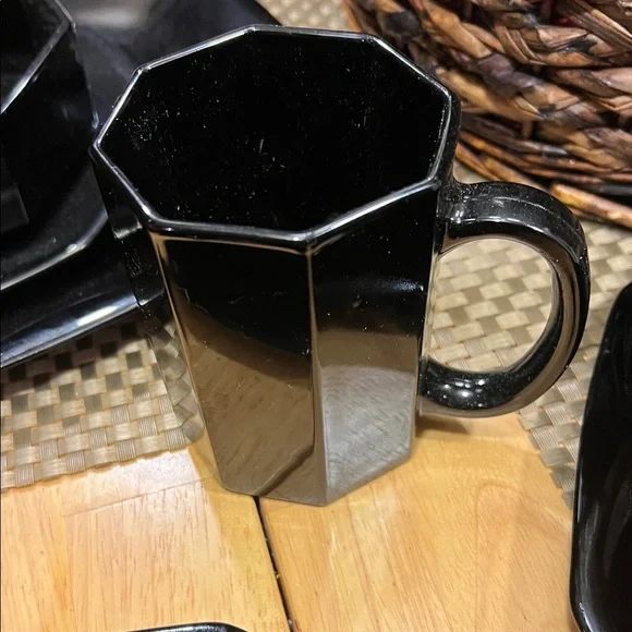 Black Dinnerware Set - Picture 6 of 9